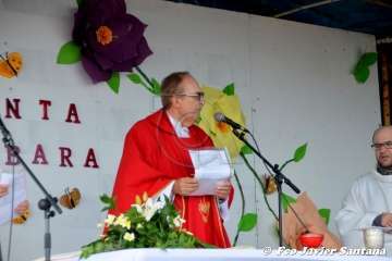 Santa Bárbara luce manto nuevo en la procesión de Lomo Catela (Foto Francisco Javier Santana)